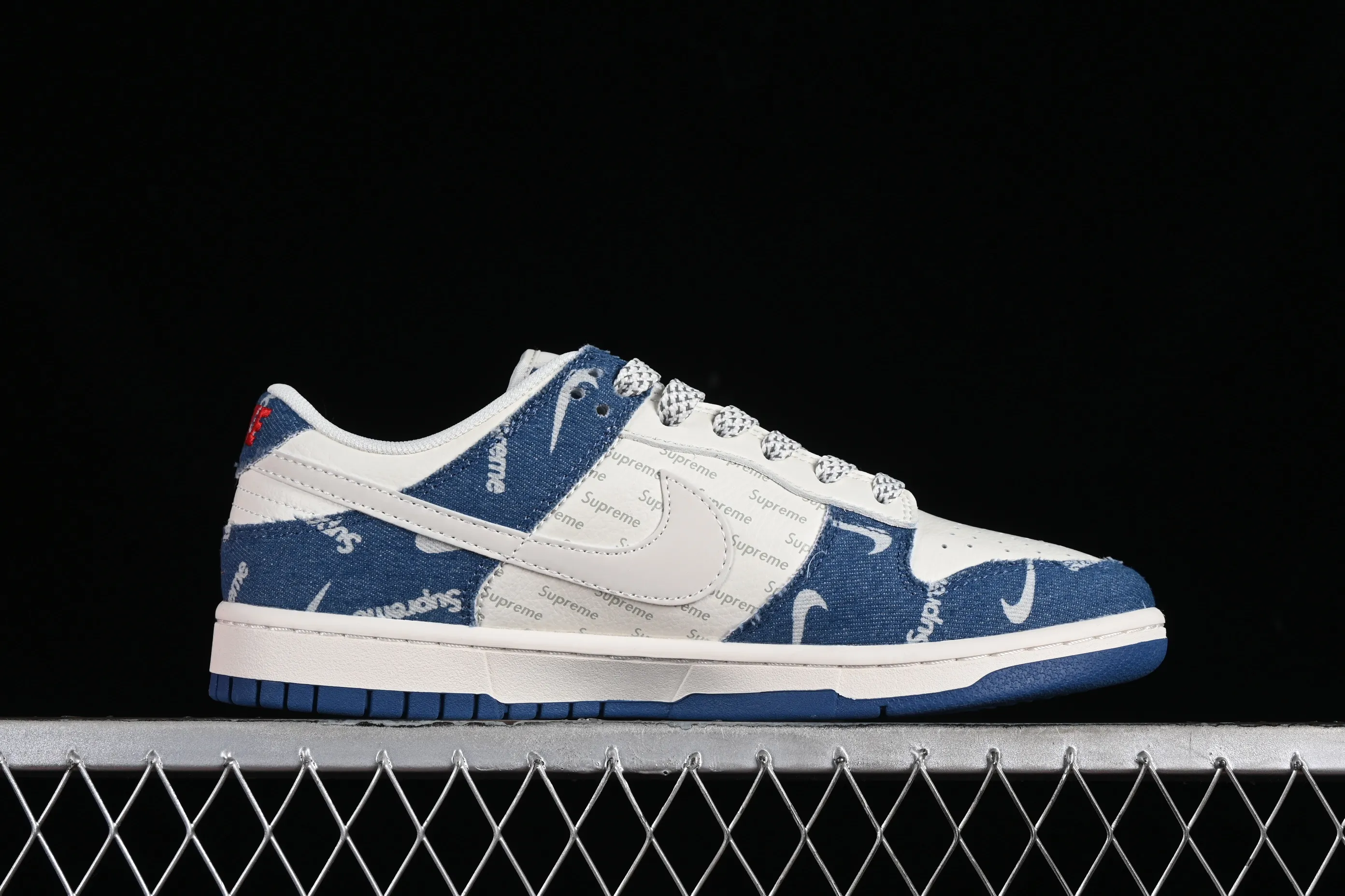 All categories Nk SB Dunk series Nk SB Dunk Low Low-top sneakers Nk Dunk Low Supreme-Barrage blue jeans Anniversary high-end customization Low-top casual sneakers FC1688-194